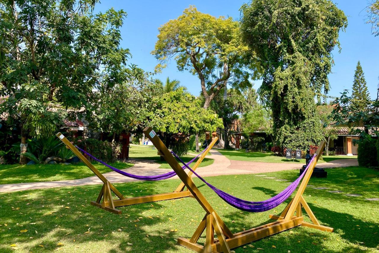 오스테리아 라스 퀸타 호텔 앤드 스파 쿠에르나바카 외부 사진 Hammock stands
